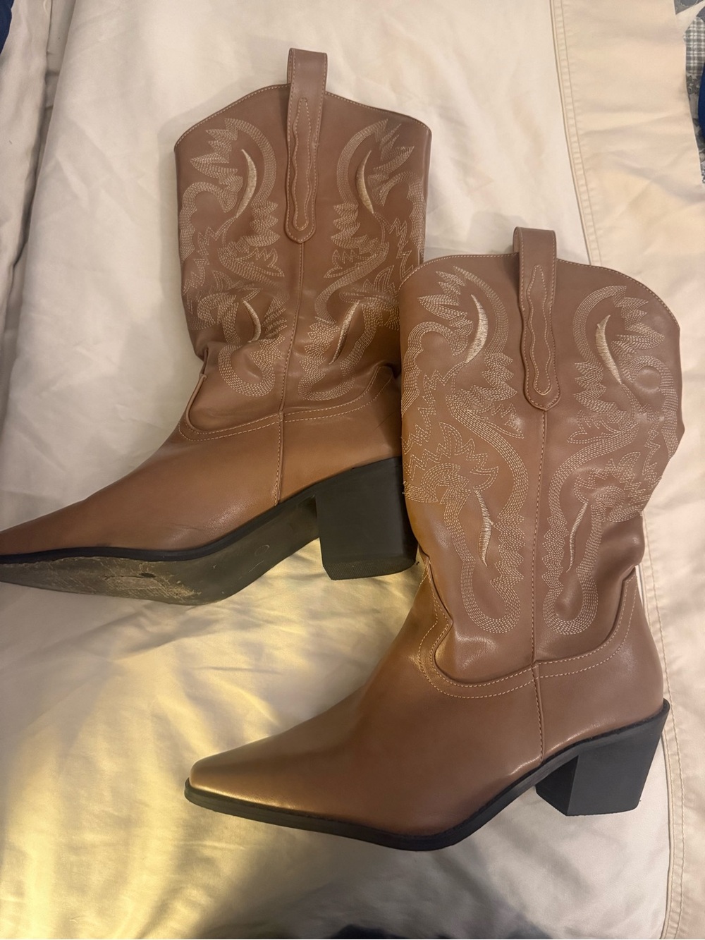Western-Style Mid-Calf Heeled Boots in Brown